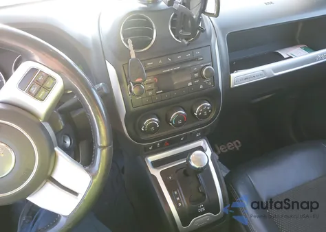 2016 Jeep Compass Latitude из США, поврежденный, VIN 1C4NJDEB0GD637946